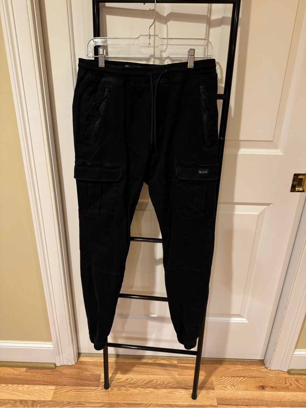 Hollister Men's Black Cargo Joggers with Zipper Pockets